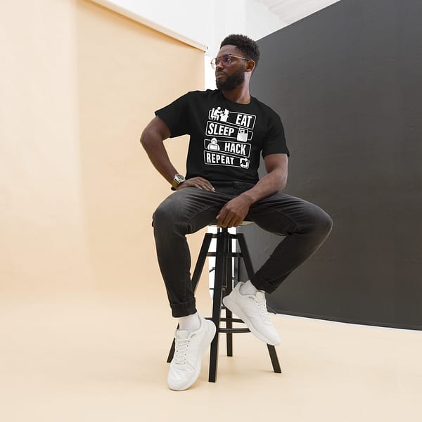 Camiseta Eat Sleep Hack Repeat Oscura